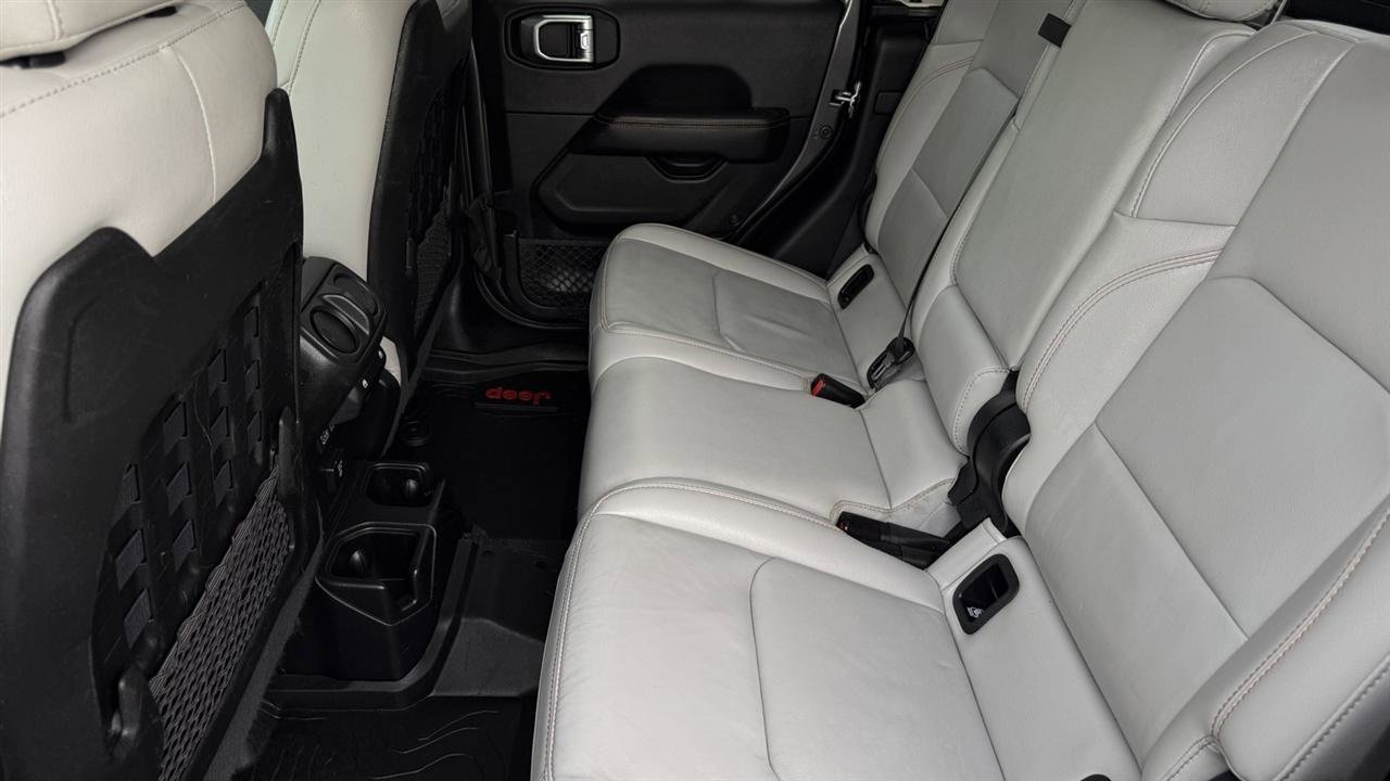 Used 2020 Jeep Gladiator Mojave AWD/4WD image 32