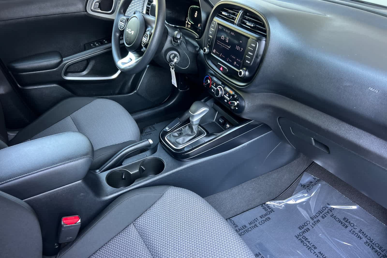 Used 2024 Kia Soul LX w/ Option Group 015 FWD image 16