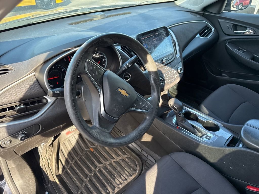 Used 2022 Chevrolet Malibu LT image 17