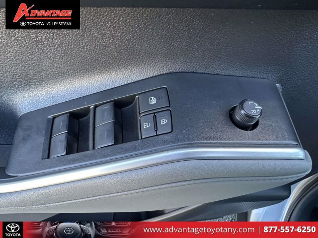 Used 2023 Toyota Highlander LE AWD/4WD image 22
