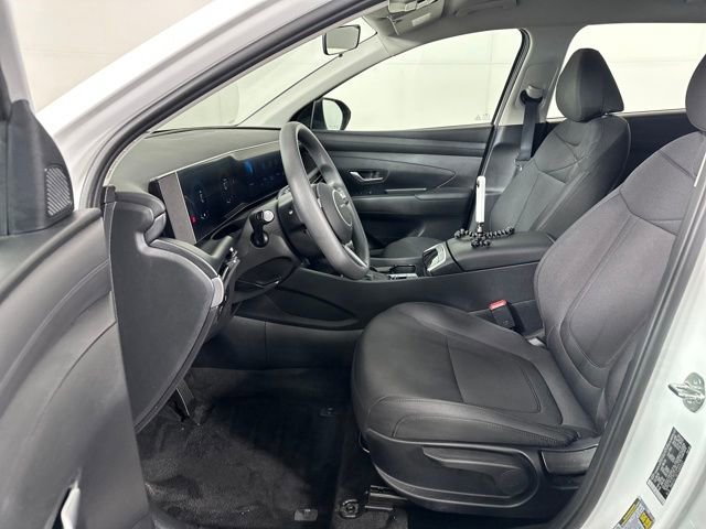 Certified 2025 Hyundai Tucson SE image 11