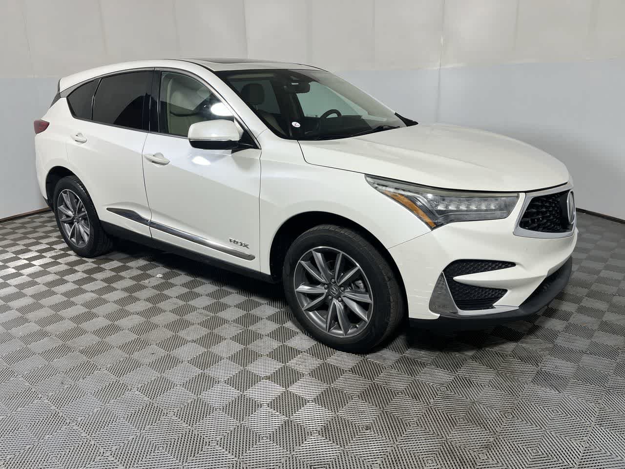 Used 2019 Acura RDX w/ Technology Package AWD/4WD image 2