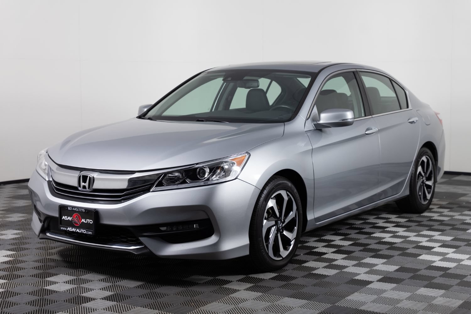 Used 2017 Honda Accord EX-L image 2