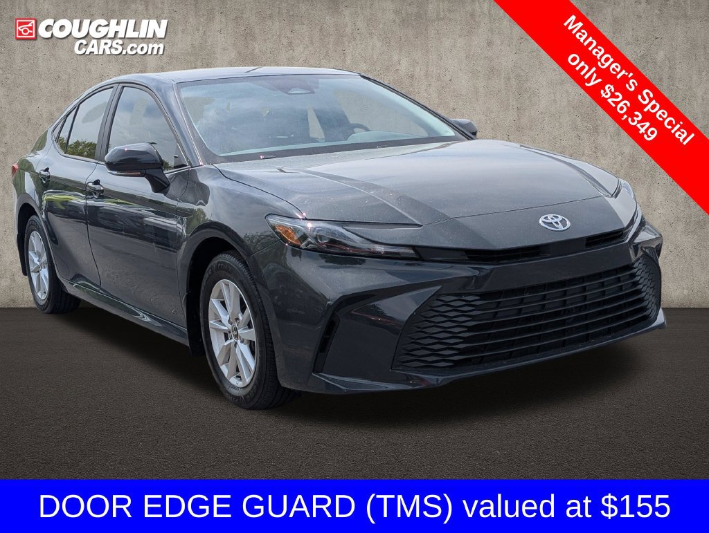 Used 2025 Toyota Camry LE AWD/4WD image 2