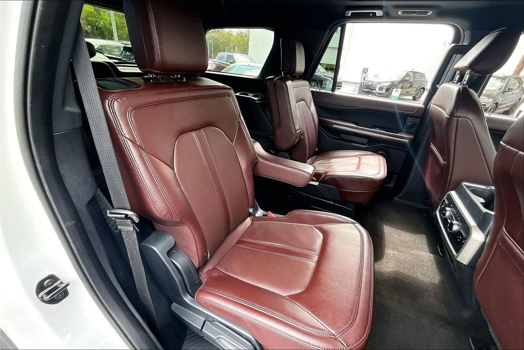 Used 2023 Ford Expedition Limited image 24