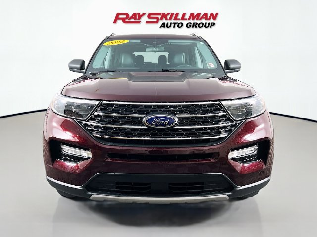 Used 2022 Ford Explorer XLT w/ Equipment Group 202A AWD/4WD image 2