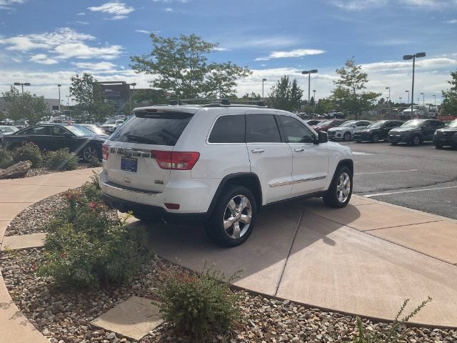 Used 2013 Jeep Grand Cherokee Overland Summit AWD/4WD image 4