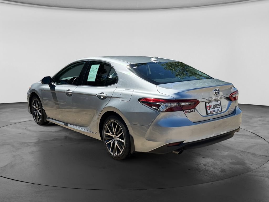 Used 2023 Toyota Camry XLE w/ Cold Weather Package FWD image 8
