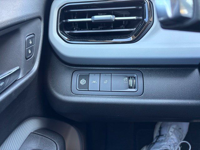 Used 2027 Chevrolet Bolt LT w/ Comfort Package FWD image 15
