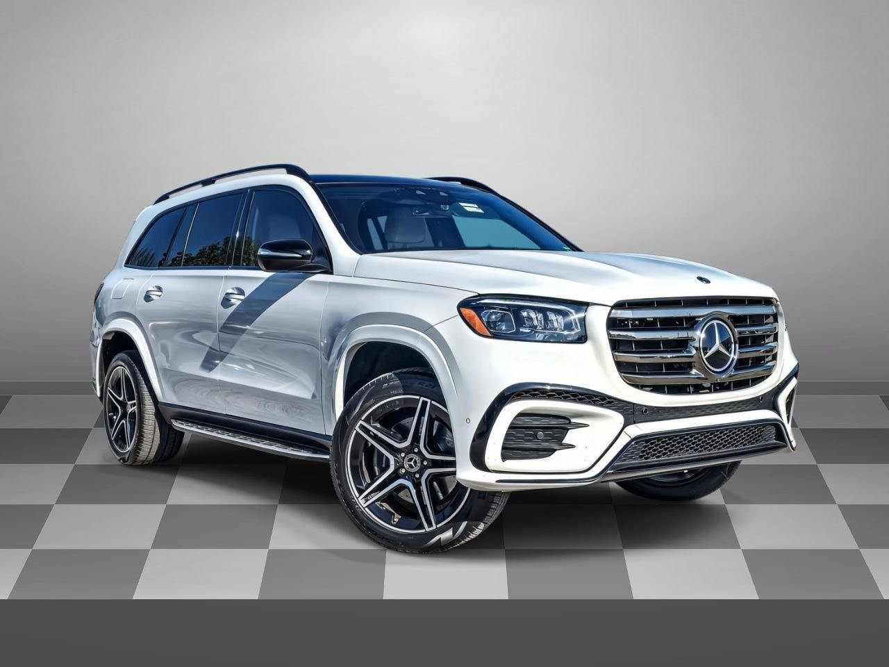 Used 2024 Mercedes-Benz GLS 450 4MATIC image 1