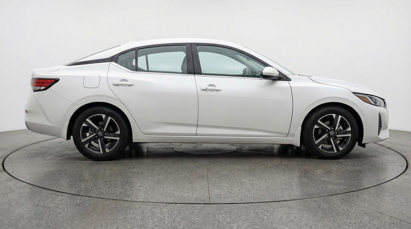Used 2025 Nissan Sentra SV FWD image 8
