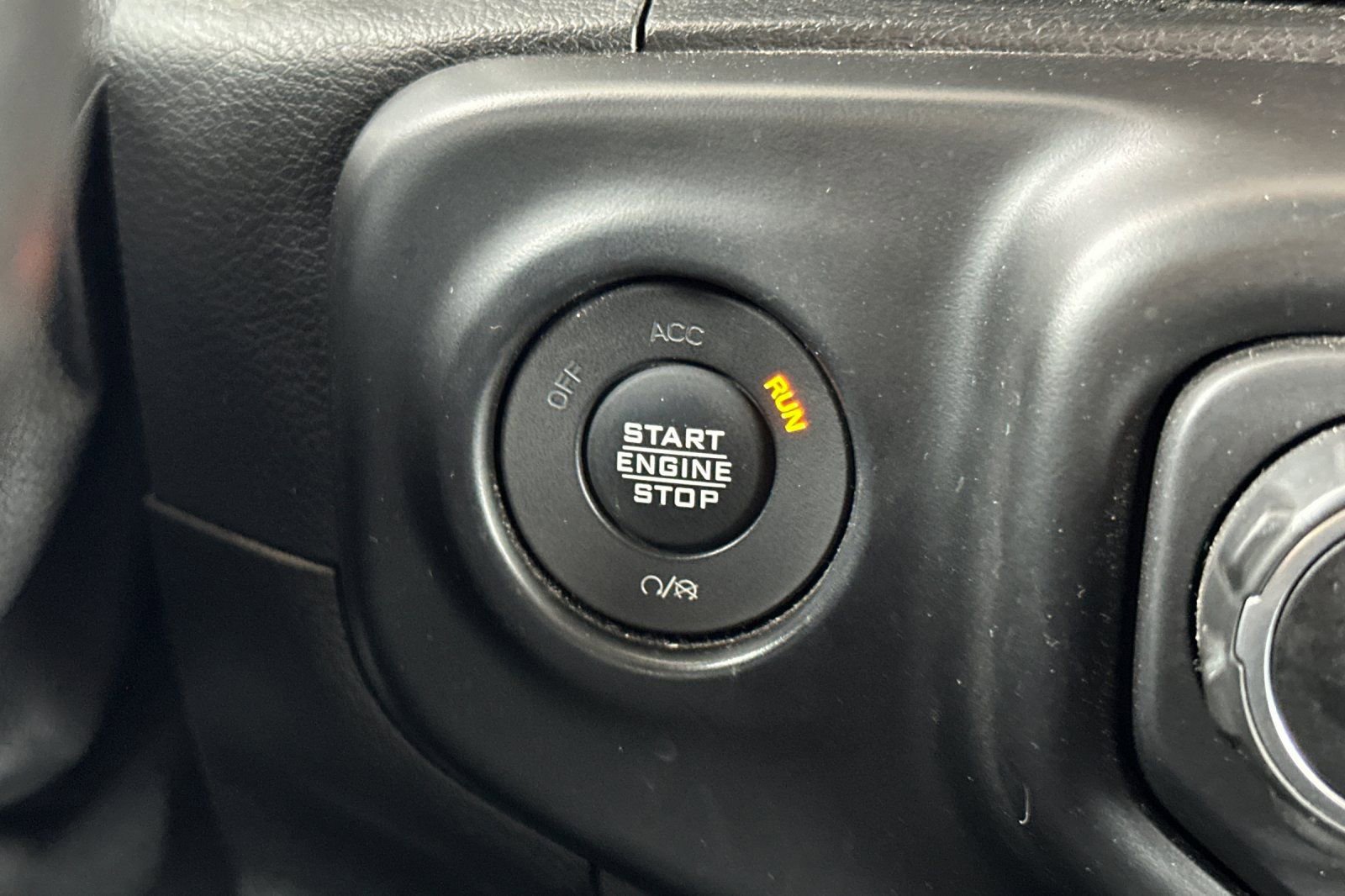 Used 2021 Jeep Gladiator Willys image 21