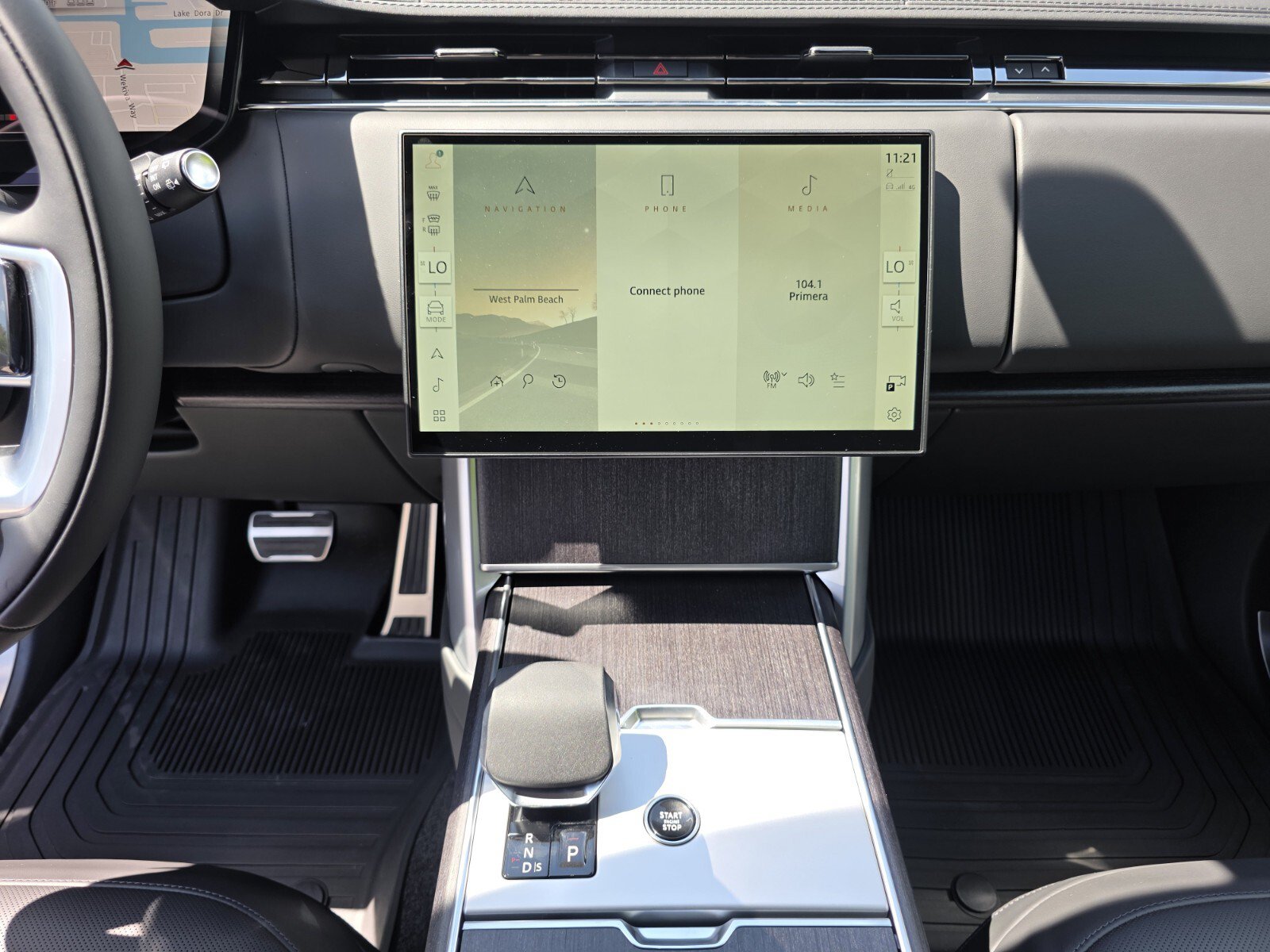 New 2026 Land Rover Range Rover SE AWD/4WD image 16