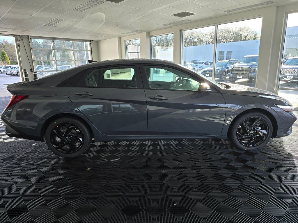 New 2026 Hyundai Elantra Sport image 3