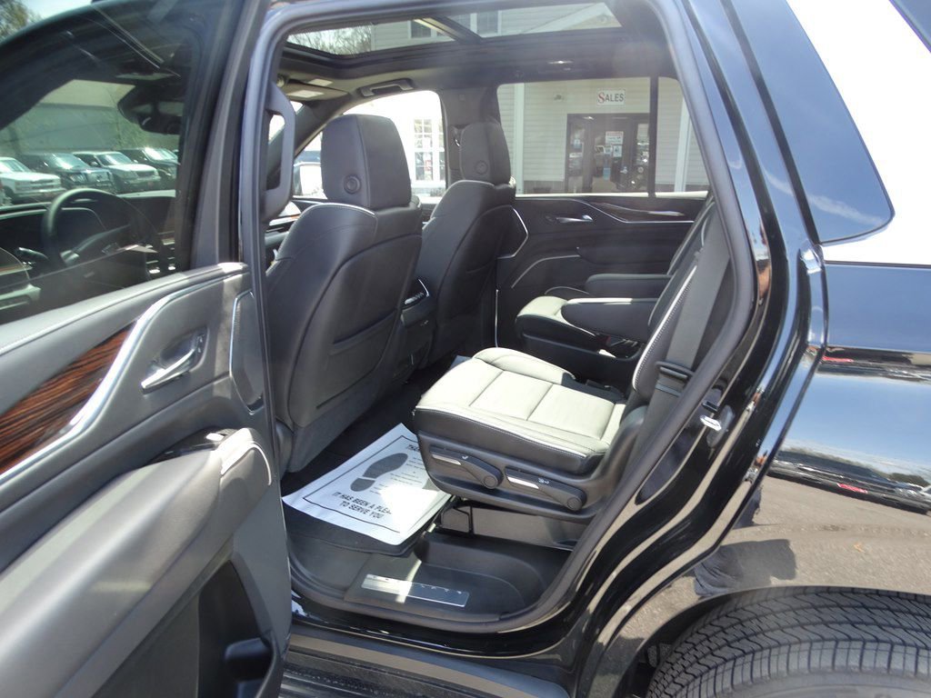 Used 2021 Cadillac Escalade Premium Luxury image 11