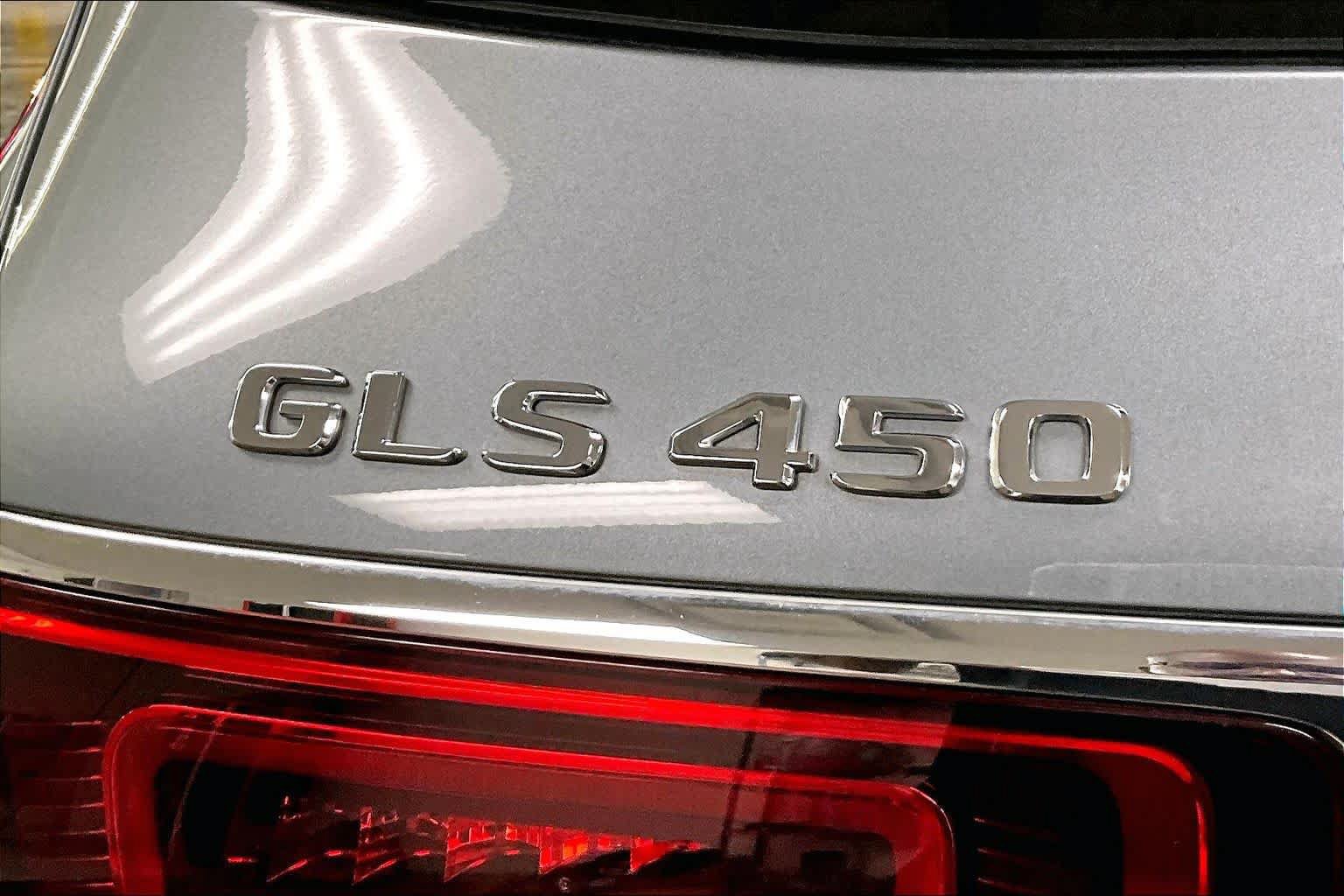 Used 2023 Mercedes-Benz GLS 450 4MATIC image 32