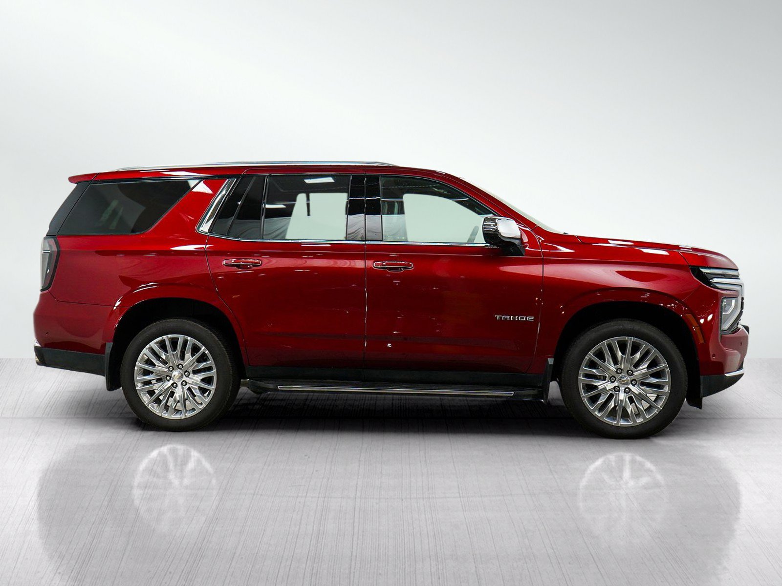 Used 2025 Chevrolet Tahoe Premier AWD/4WD image 6