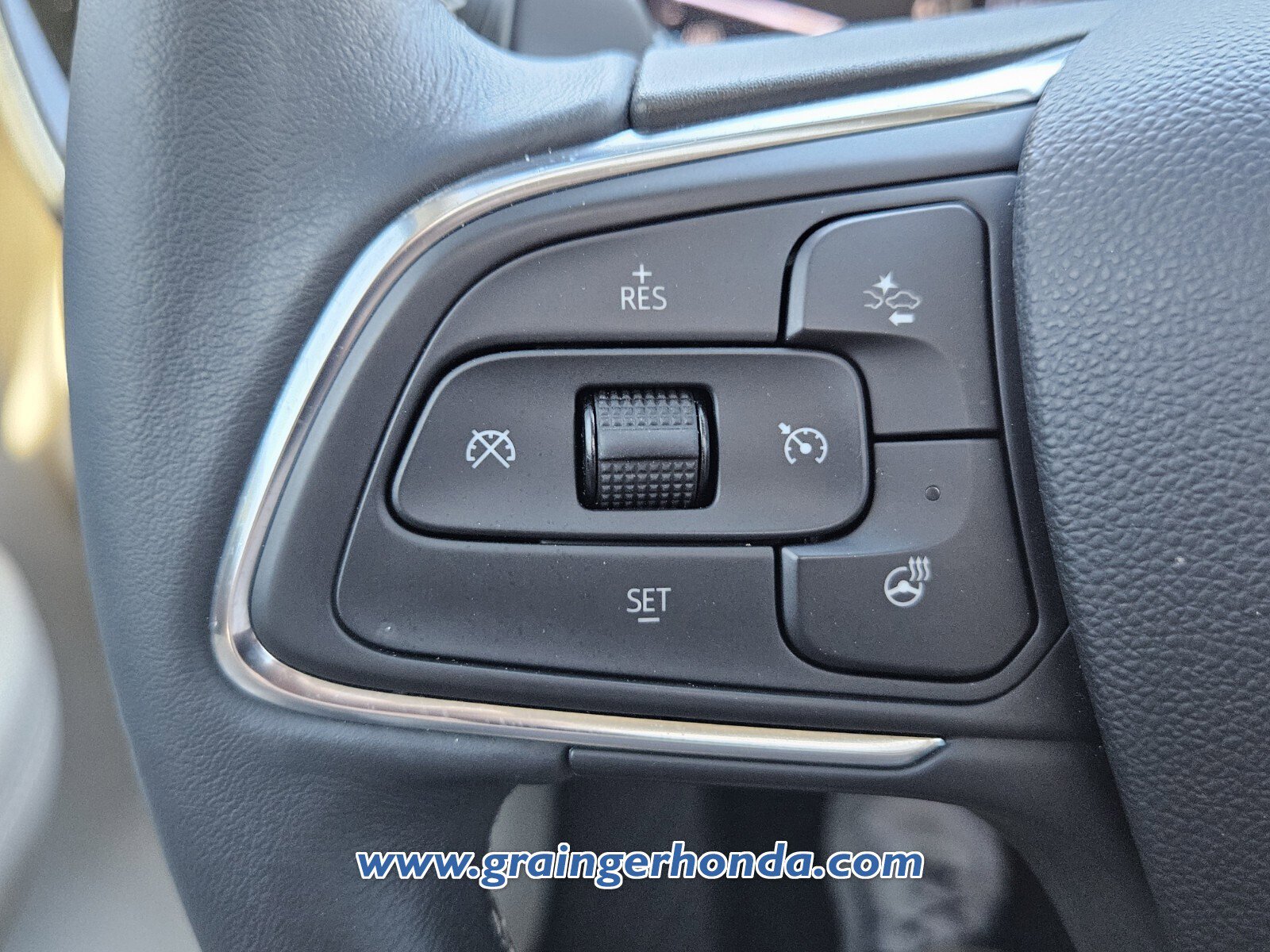 Used 2023 Buick Envision Avenir image 18