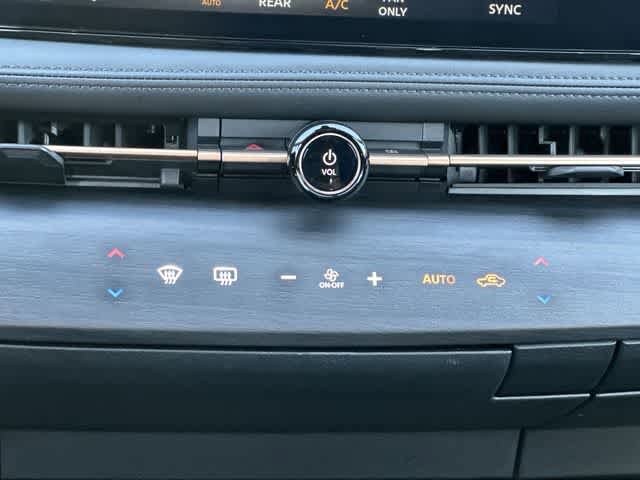 Used 2023 Nissan Ariya AWD image 16