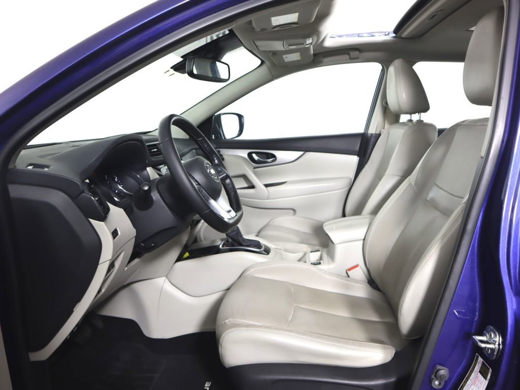 Certified 2020 Nissan Rogue Sport SL w/ Premium Package image 7