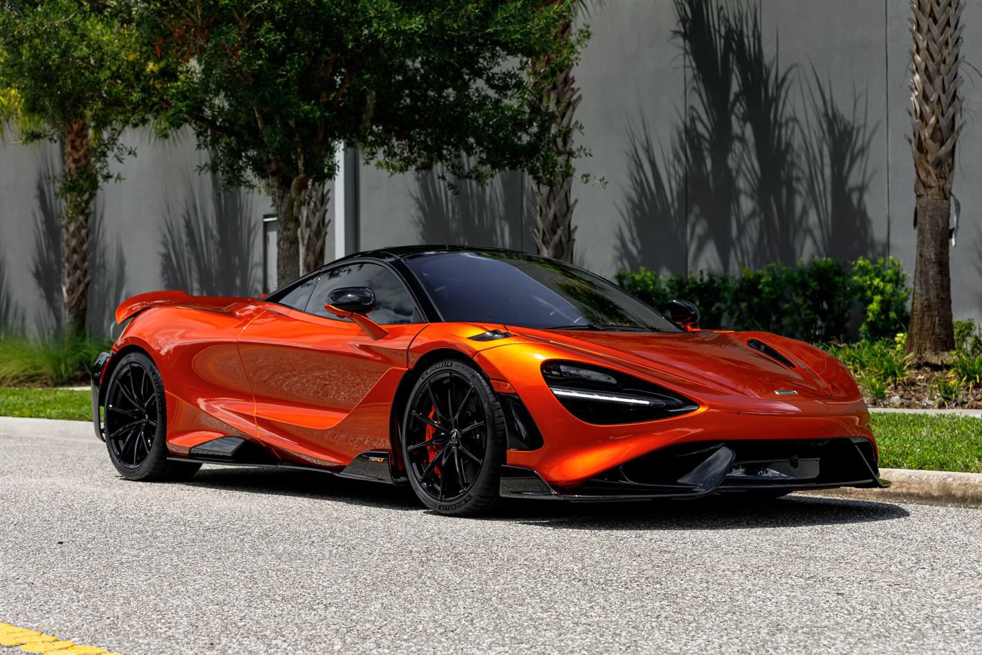 Used 2021 McLaren 765LT RWD image 3
