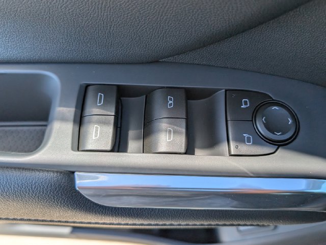 New 2027 Chevrolet Traverse LT w/ Sun and Wheel Package FWD image 14