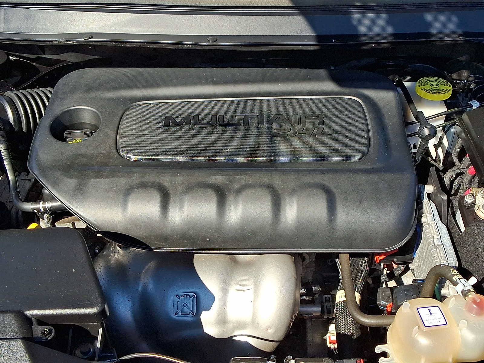 Used 2021 Jeep Cherokee Latitude Plus AWD/4WD image 27