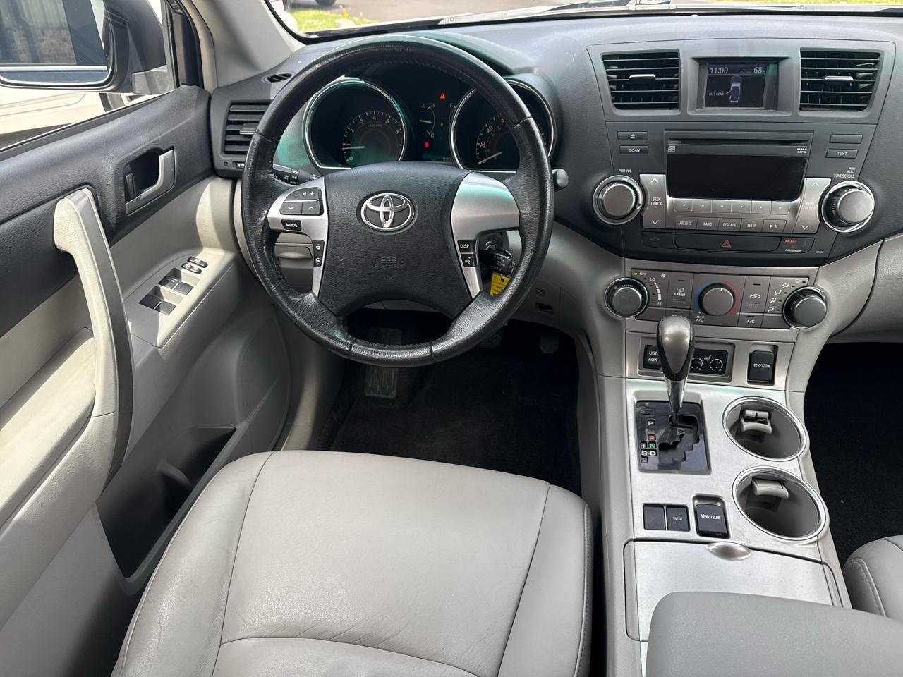 Used 2012 Toyota Highlander SE FWD image 38