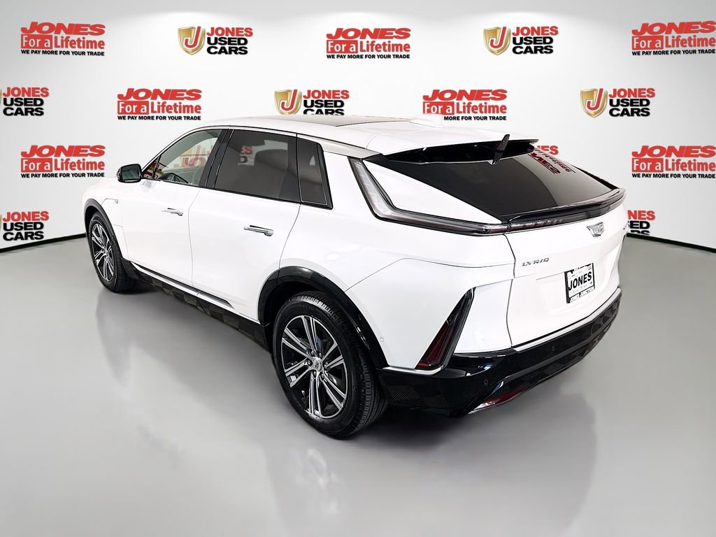 Used 2024 Cadillac Lyriq Luxury AWD/4WD image 2