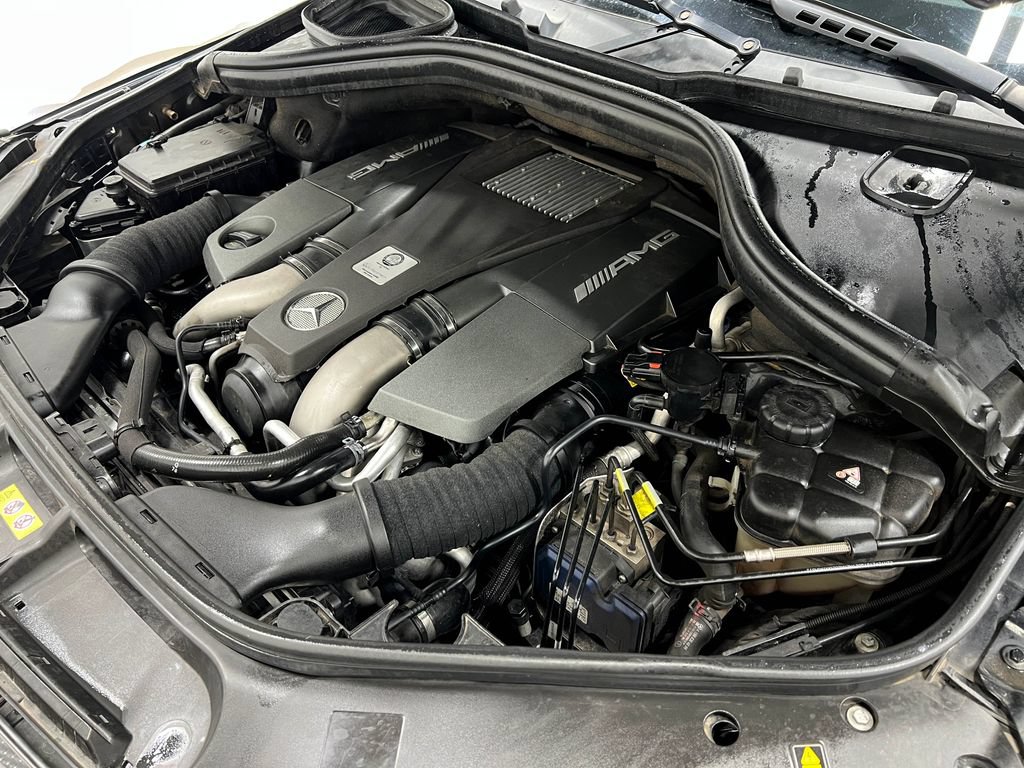 Used 2016 Mercedes-Benz GL 63 AMG 4MATIC image 30