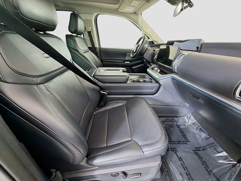 Used 2025 Ford Expedition Platinum AWD/4WD image 27