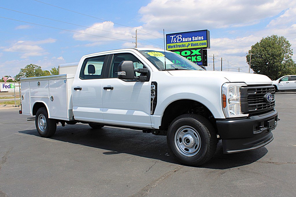 Used 2025 Ford F250 XL image 2