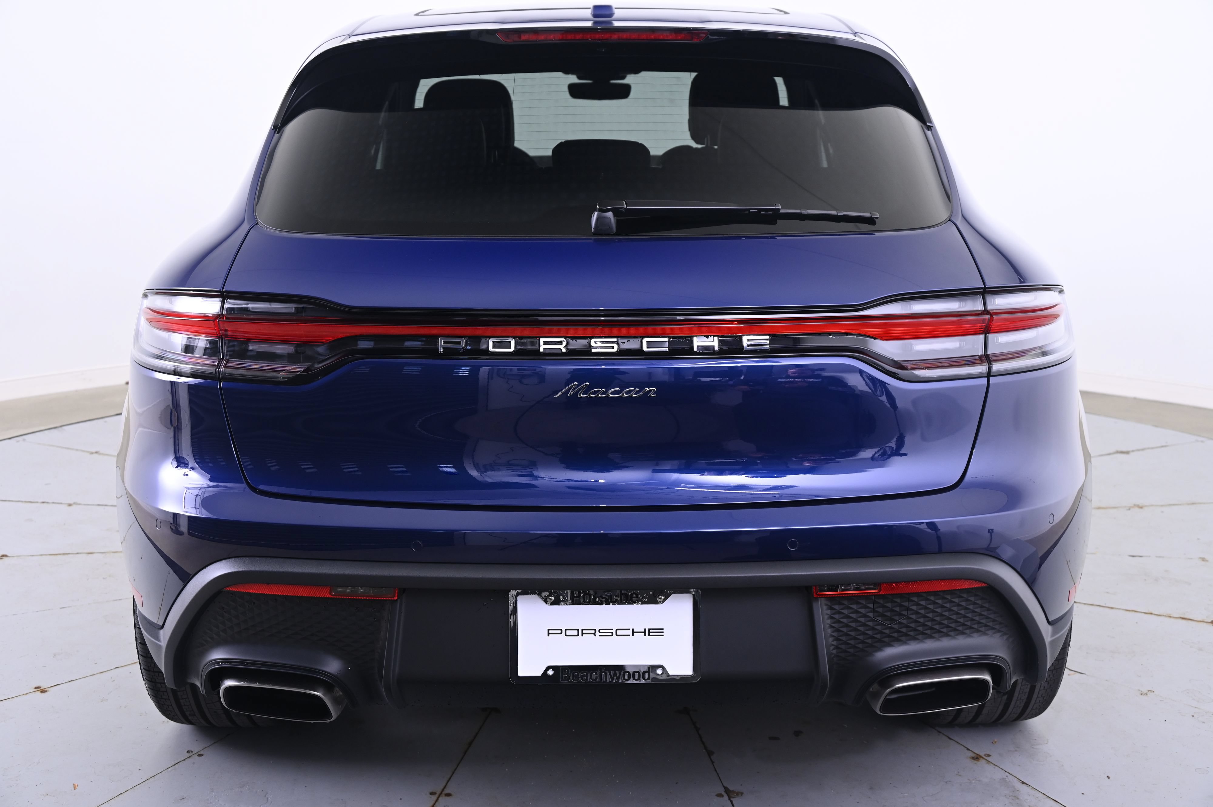 Certified 2026 Porsche Macan AWD/4WD image 6