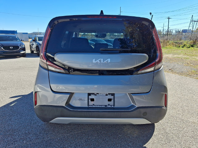 Used 2023 Kia Soul LX w/ LX Technology Package FWD image 5