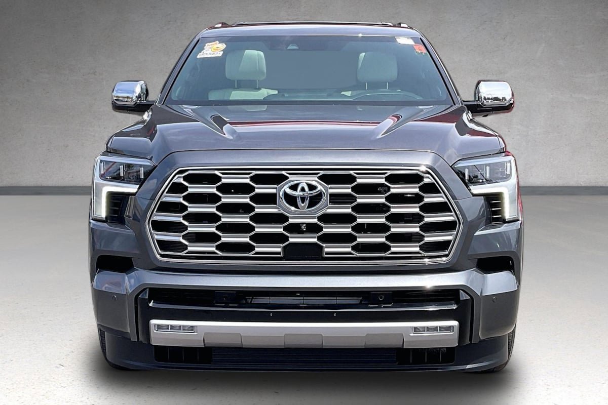 Used 2023 Toyota Sequoia Capstone AWD/4WD image 3
