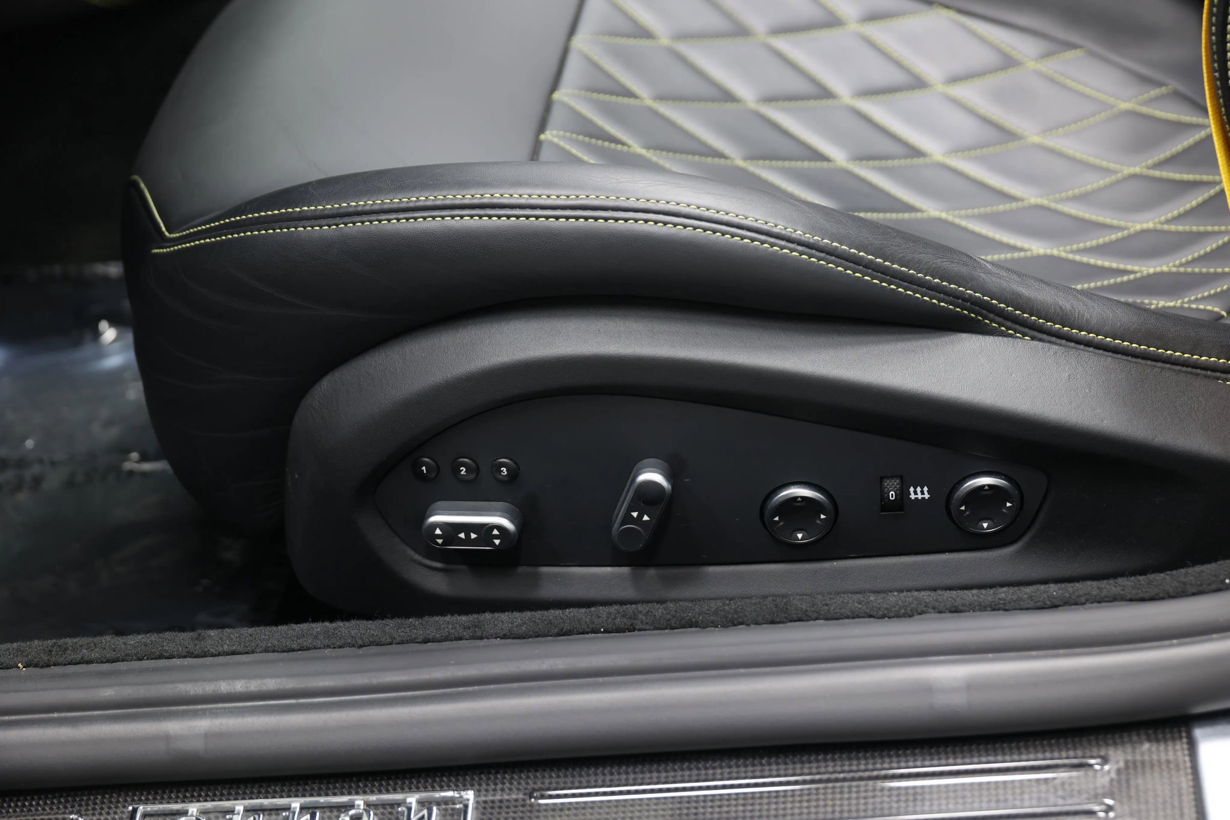 Used 2015 Ferrari California T image 15