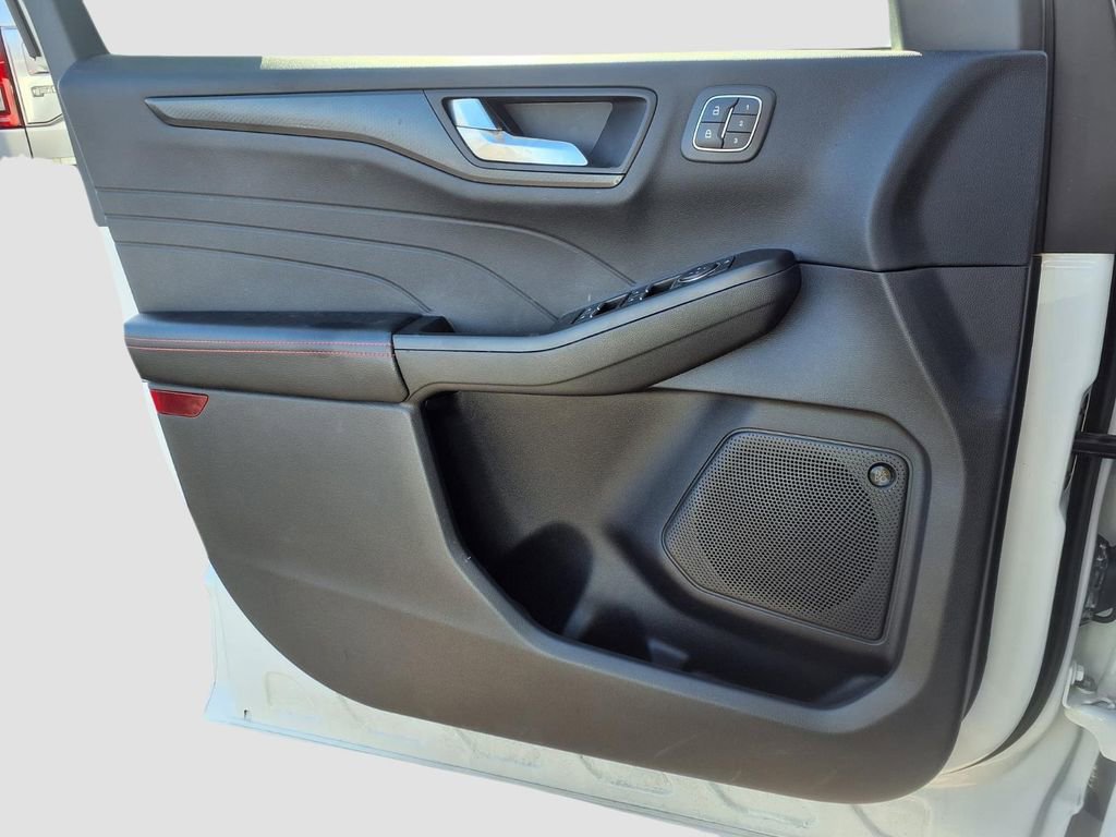 Used 2022 Ford Escape SEL w/ SEL Stealth AWD Package image 26