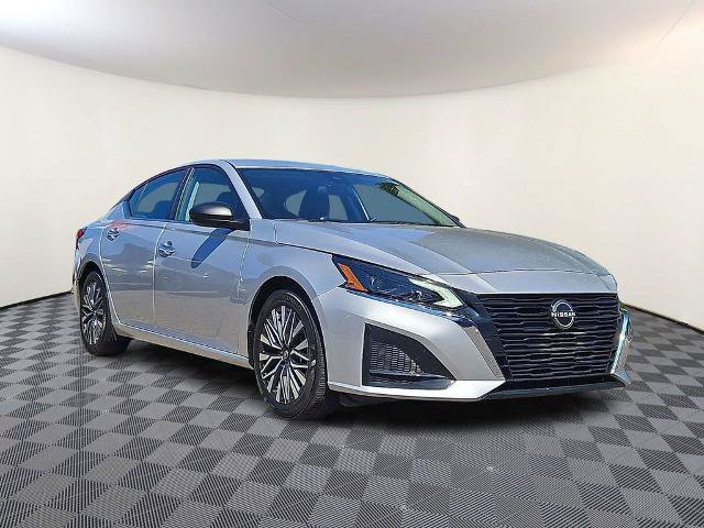 Certified 2024 Nissan Altima 2.5 SV FWD image 1