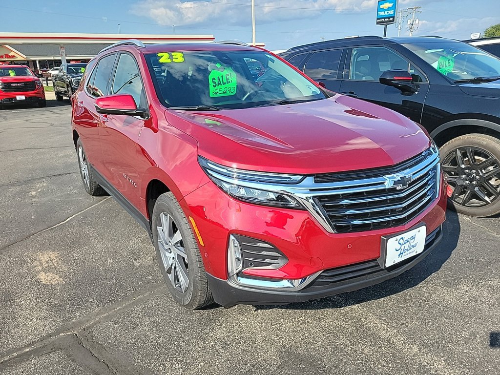 Used 2023 Chevrolet Equinox Premier AWD/4WD image 3