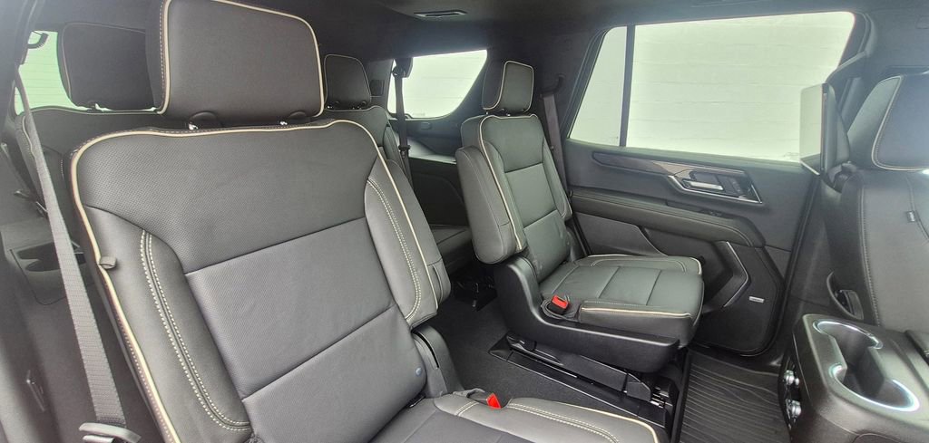 Used 2026 GMC Yukon Elevation w/ Elevation Premium Package image 5