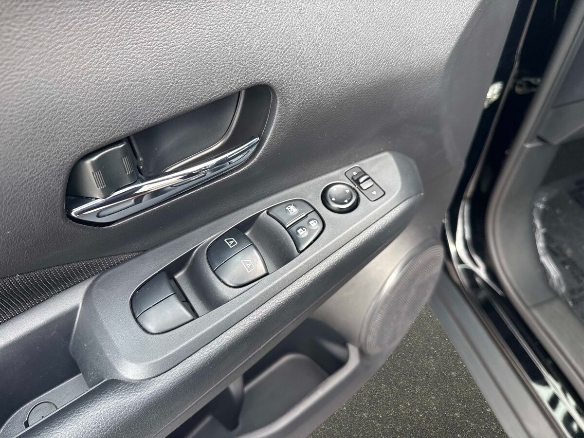 Used 2023 Nissan Kicks SV FWD image 14