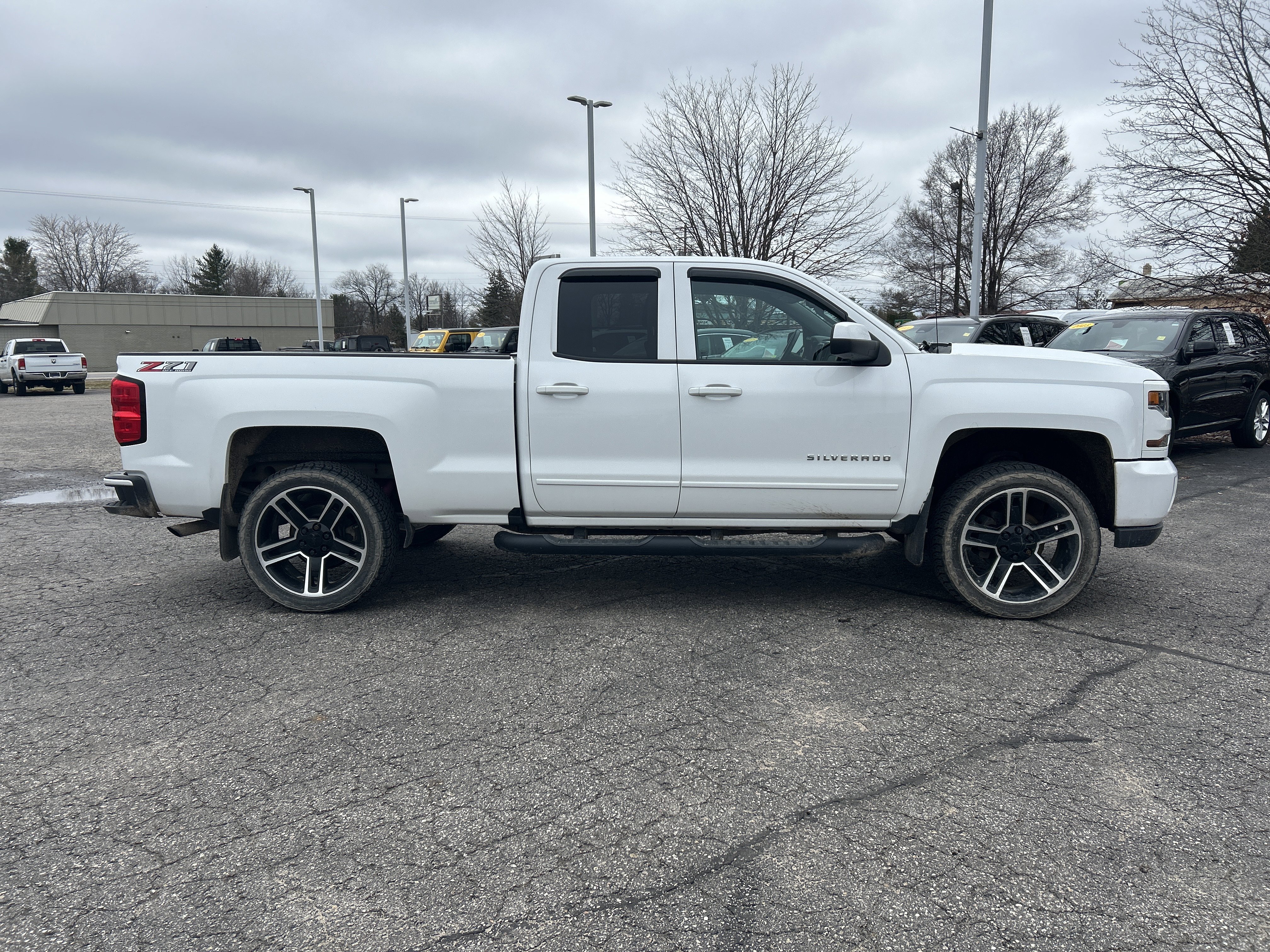 Used 2019 Chevrolet Silverado 1500 LT w/ LPO, Black Pack AWD/4WD image 3