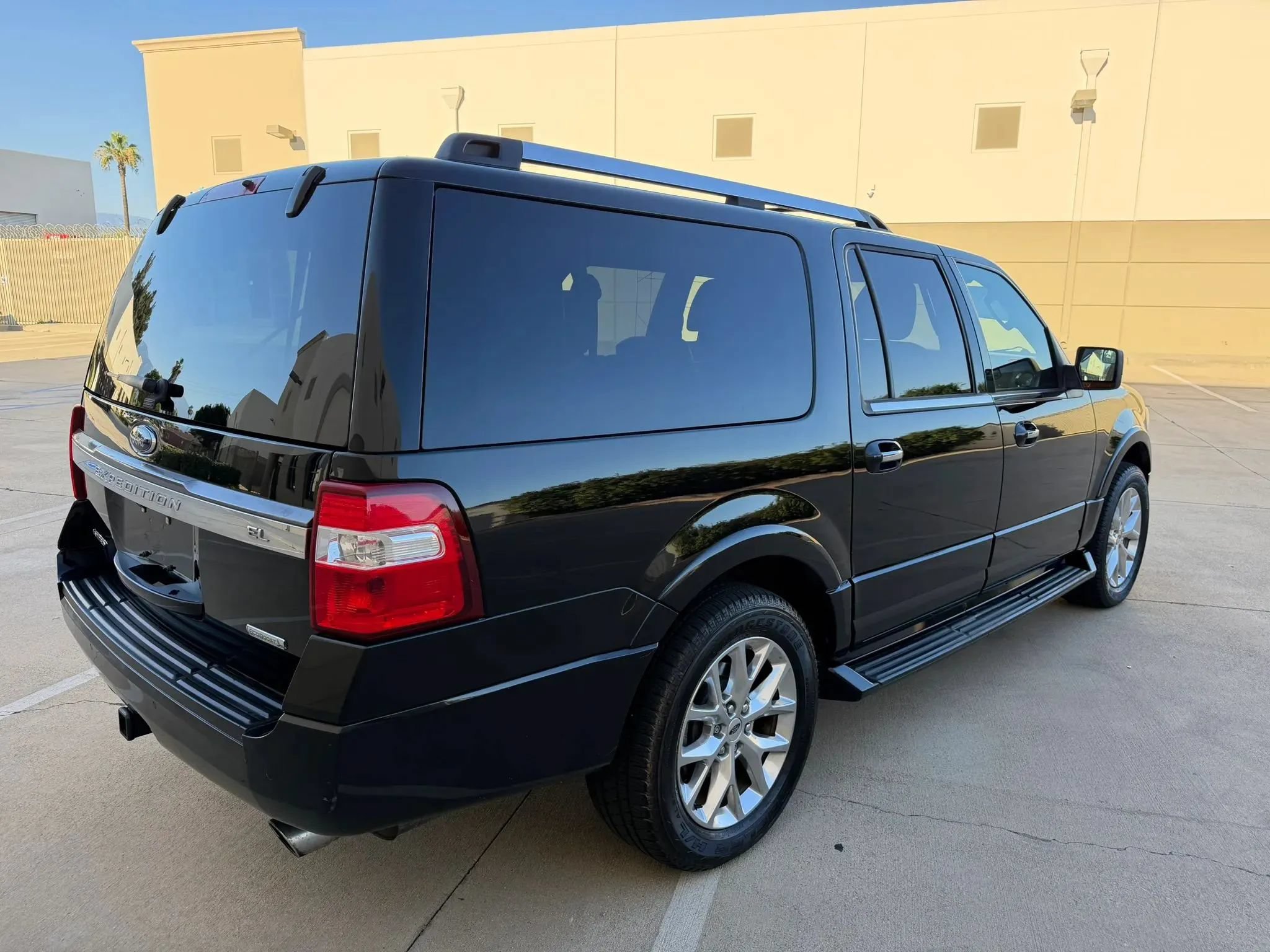 Used 2017 Ford Expedition EL Limited RWD image 5