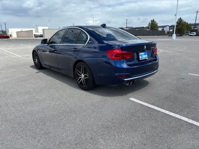 Used 2018 BMW 330e w/ Premium Package RWD image 3