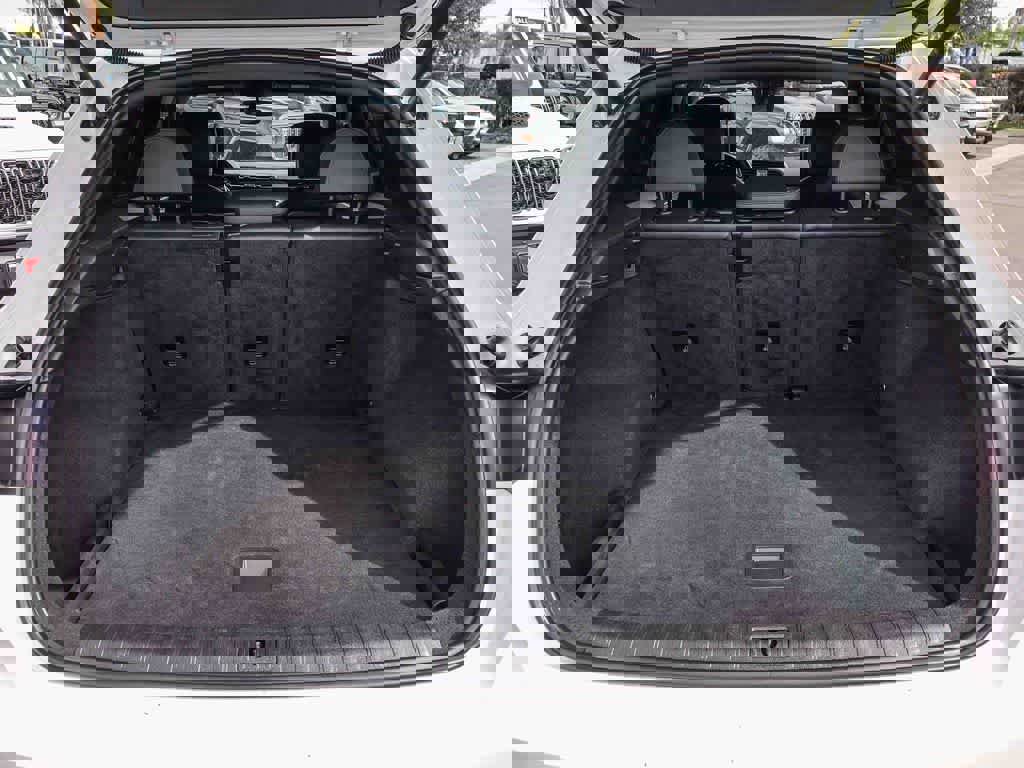 Used 2020 Audi Q3 2.0T Premium image 24