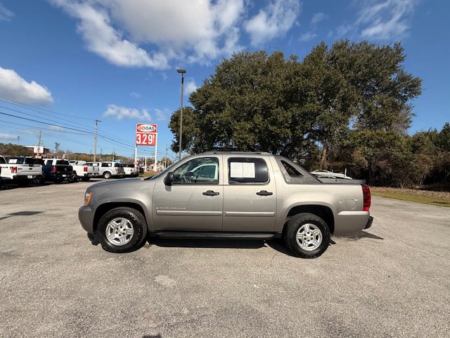 Used 2008 Chevrolet Avalanche LS RWD image 1