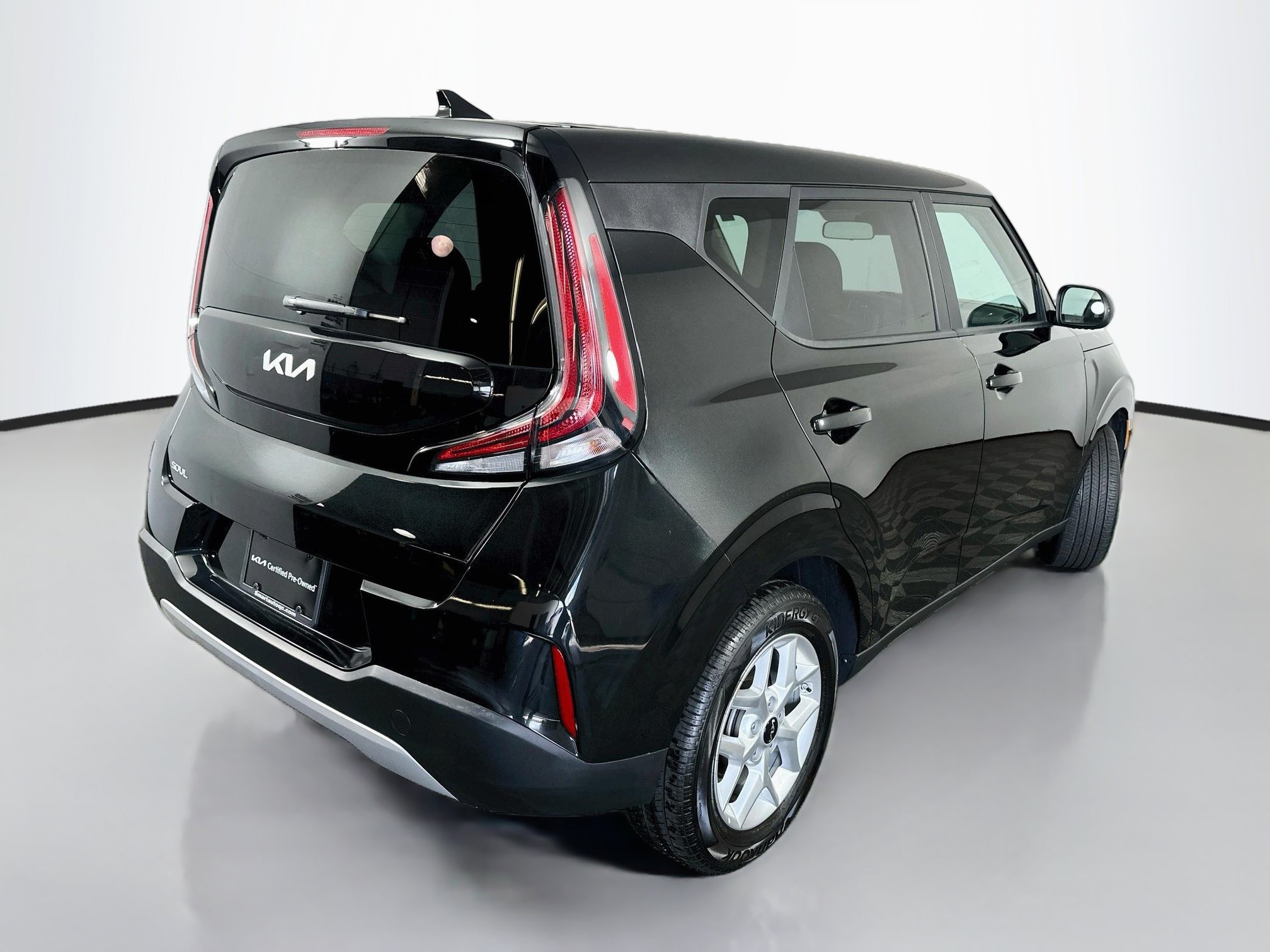 Certified 2025 Kia Soul LX w/ LX Technology Package FWD image 7