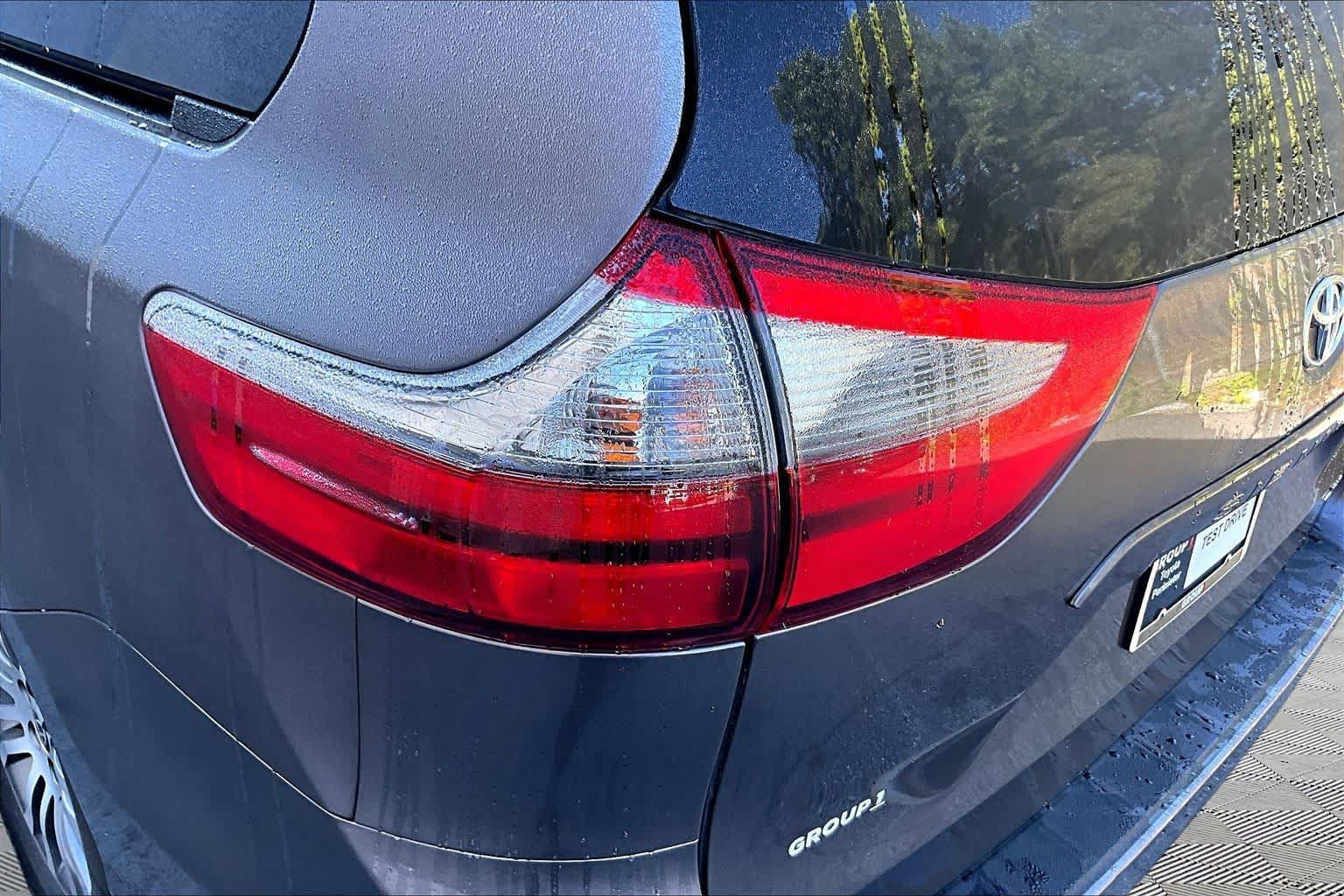 Used 2020 Toyota Sienna XLE FWD image 29