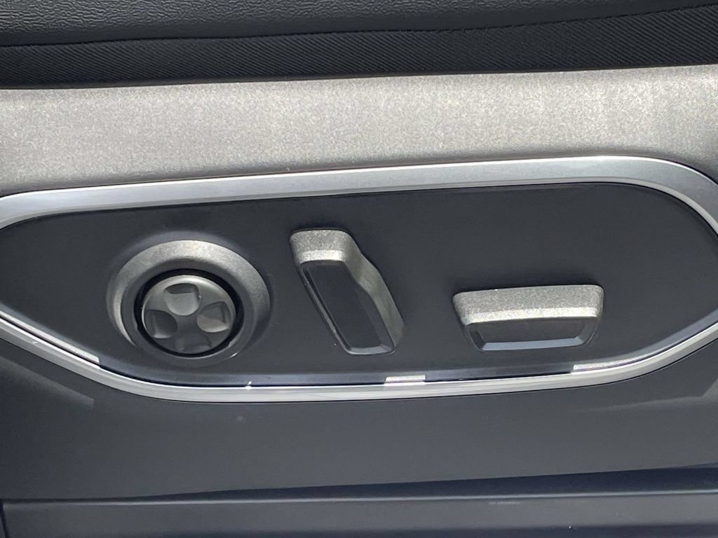New 2026 Jeep Grand Wagoneer 4WD image 16