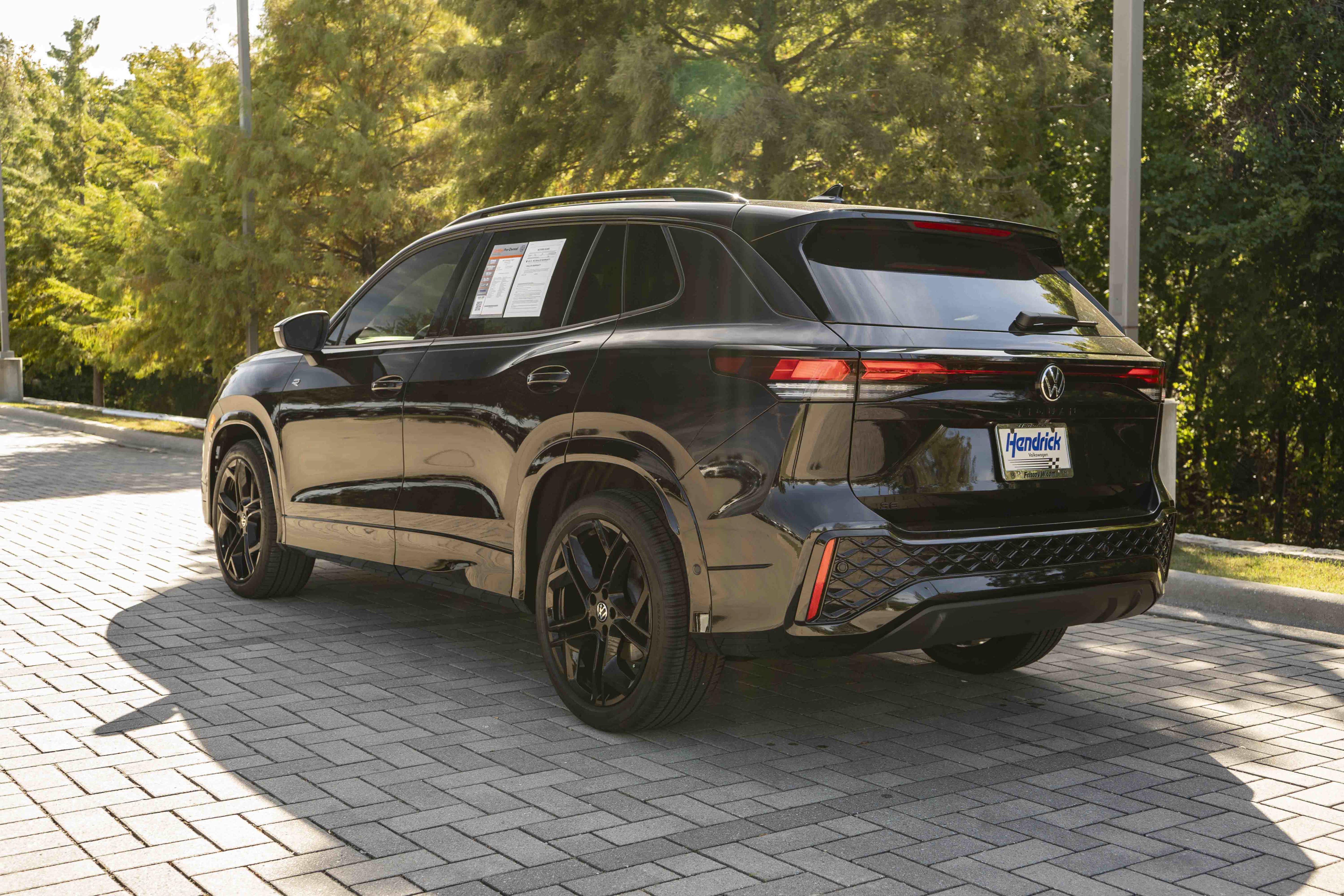 Certified 2026 Volkswagen Tiguan SE R-Line FWD image 6